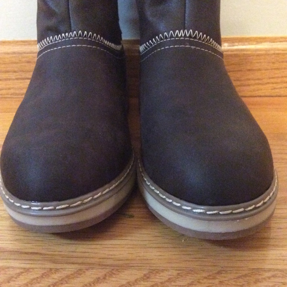 White Mountain Tivia brown boots sooo cute! - Picture 4 of 4